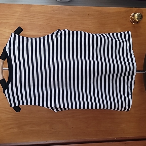 Pre owned Walmart Time and Tru Sleeveless T Shirt - Picture 4 of 7